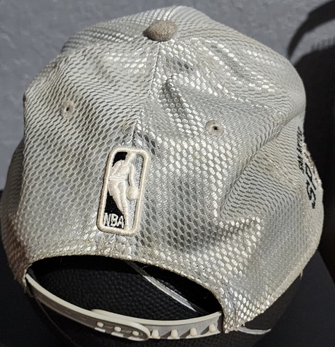 SUPER RARE San Antonio Spurs Hat New Era  NBA Silver Snapback  - Picture 5 of 7
