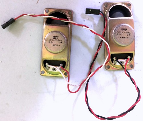 Pair of Left, Right Vintage PC Desktop Internal Speakers VECO 2W 8oHm 70KACO8H-1 - 第 2/2 張圖片