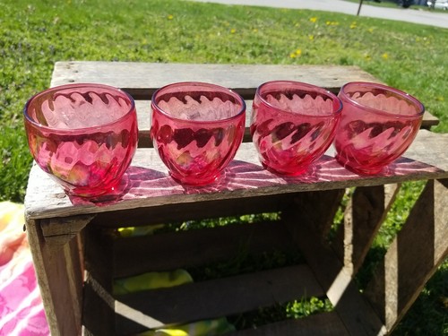 VINTAGE INDIANA CRANBERRY FLASH SWIRL ROLY-POLY GLASS TEA LIGHT HOLDERS SET OF 4 - Picture 5 of 16