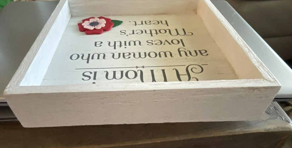 Hallmark Wooden Box Sign "A Mom Is Any Woman Who Loves with a Mother’s Heart" - Image 3 of 4