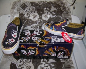 vans kiss new time