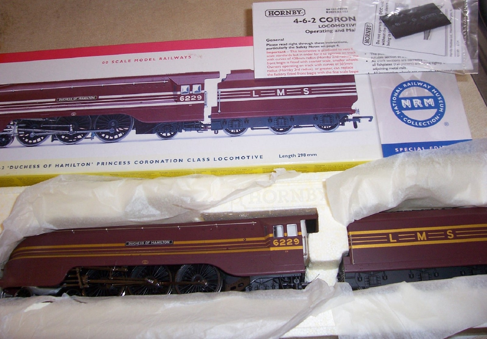 Hornby R2689 4-6-2 Duchess of Hamilton Coronation NRM Sp Edt DCC Ready MIB Hornby R2689 4-6-2 Duchess of Hamilton Coronation NRM Sp Edt DCC Ready MIB