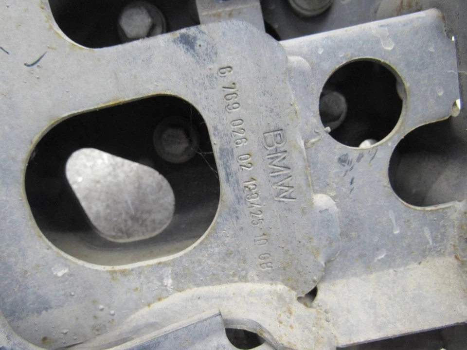 2006 Mini Cooper right passenger REAR suspension spindle knuckle trailing arm RR — 第 3/4 张图片