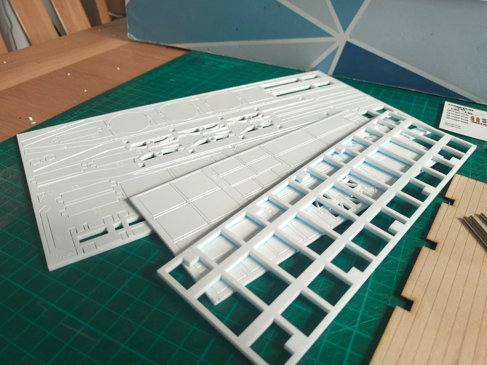 1:32 Chieftain Xcel Tri-Axle Low Loader Trailer Model Kit - Image 4 of 4