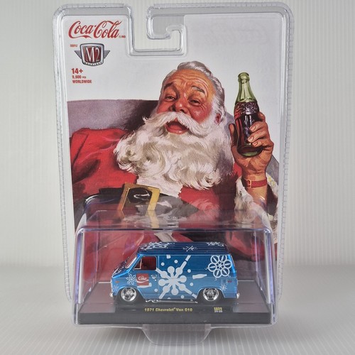 M2 Machines 2024 Coca Cola Christmas Santa SK09, blau 1971 Chevrolet Van G10