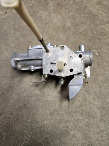 Briggs & Stratton OEM Carburetor, NOS( Horizontal Engine) - Picture 5 of 10