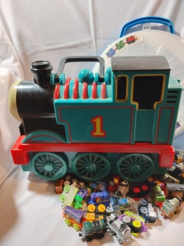 THOMAS IL TRENO LOTTO CON DUE CUSTODIE - Foto 10 di 15