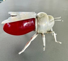 MAPPIN & WEBB-ANTIQUE SILVER PLATED RED GLASS HONEY BEE POT