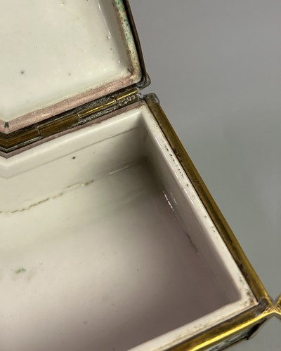 Antique Chinese Export Famille Rose Porcelain Box Brass Cased Late Qing 4 3/8” - Picture 17 of 20