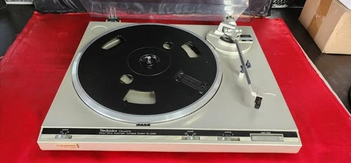 Technics SL-Q300 Direct Drive Turntable Silver TESTED READ