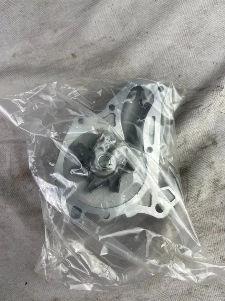 Bomba de agua del motor Driveworks 57-1220 se adapta; Toyota Camry 1987-2001 Foto 3 de 4