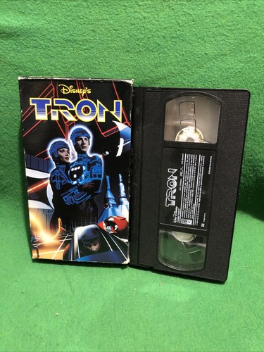Vintage TRON Original Walt Disney Home Video VHS Tape -1982 Jeff Bridges Sci-Fi - Picture 3 of 3