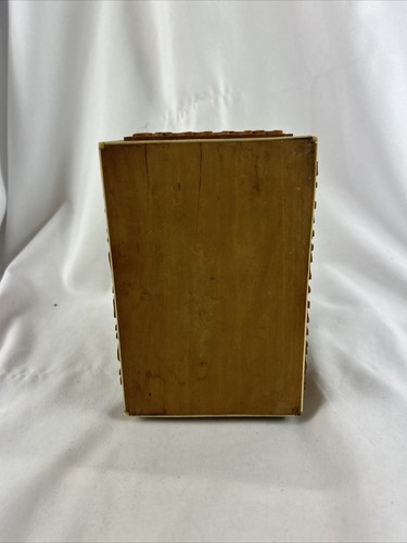 "Caja de baratijas de madera tallada de colección hombre persiguiendo lobos incrustación revestimiento de fieltro azul 6x4x2""" - Imagen 10 de 15