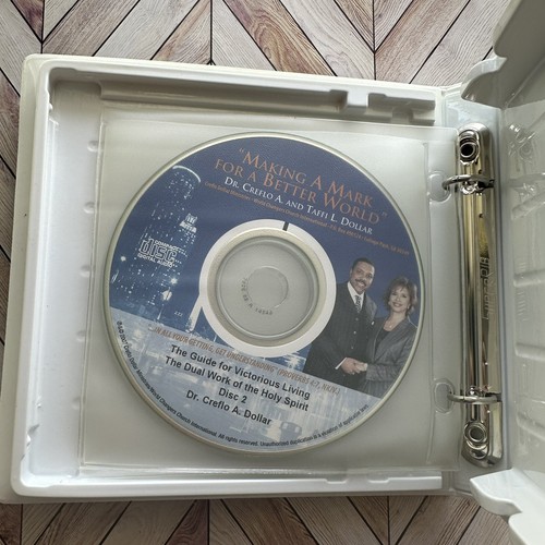 The Guide For Victorious Living 2006 Dr. Creflo A. Dollar 2 Audiobook CDs - Foto 4 di 4