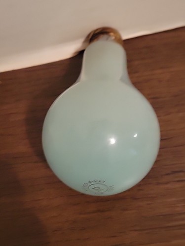 2 Vintage Jade 75Watt Verd A Ray Light Bulb Jadite ? NEW OLD STOCK - Picture 2 of 2