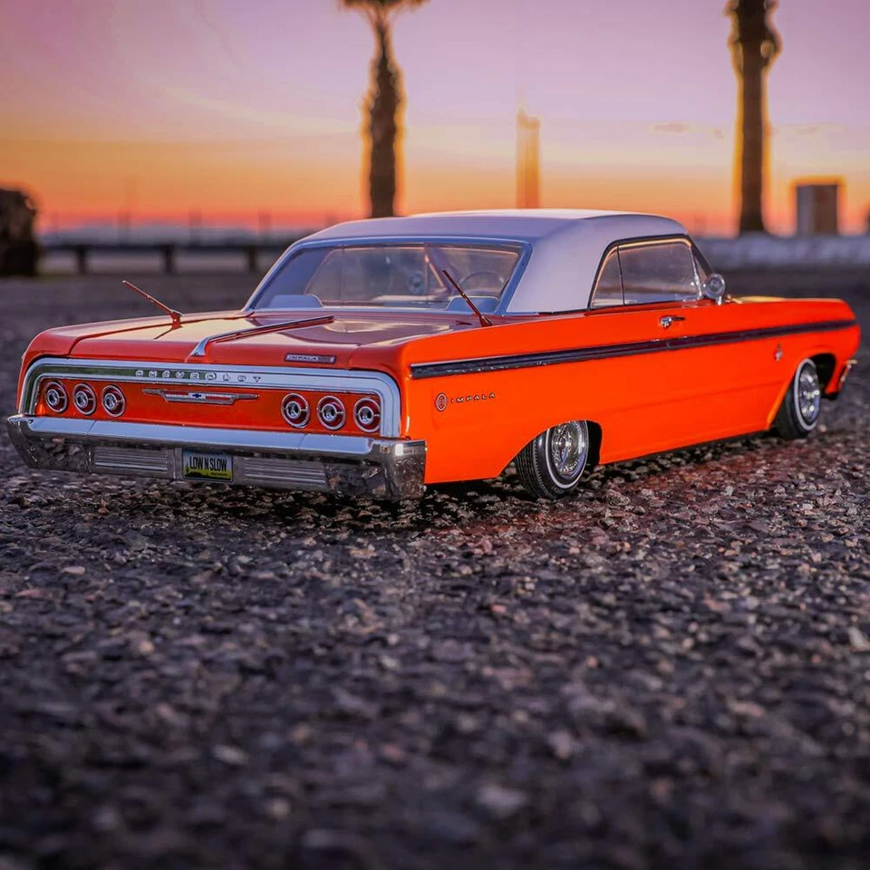 REDCAT SIXTYFOUR RTR RC LOWRIDER CAR 1:10 1964 CHEVY IMPALA HOPPING Orange/White - Image 3 of 4
