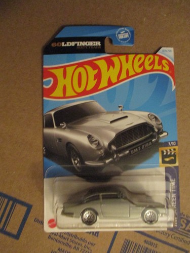 Hot Wheels 2024 Screen Time 10 Set w/ Variations 13 Total Cars - Picture 8 of 13