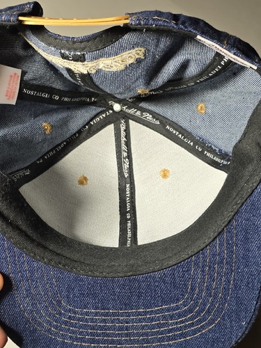NBA Chicago Bulls Mitchell and Ness Dark Blue Denim Snapback Hat Gold Bull - Picture 5 of 7