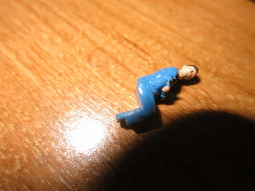 Minifigure James Bond 007 GOLDFINGER Aston Martin DB7 Corgi - Foto 3 di 3