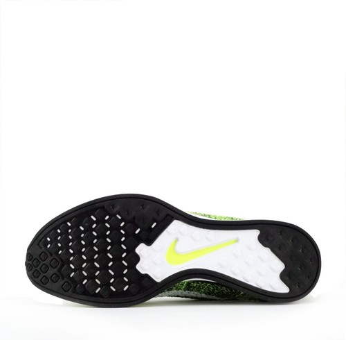 Nike Flyknit Racer Unisex Trainers Volt Black - Stylish and Comfortable Sneakers - Imagen 2 de 7