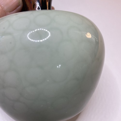 Vintage Chinese Green Celadon Small Vase Circle Design Bud Vase Brown Top - Picture 7 of 8