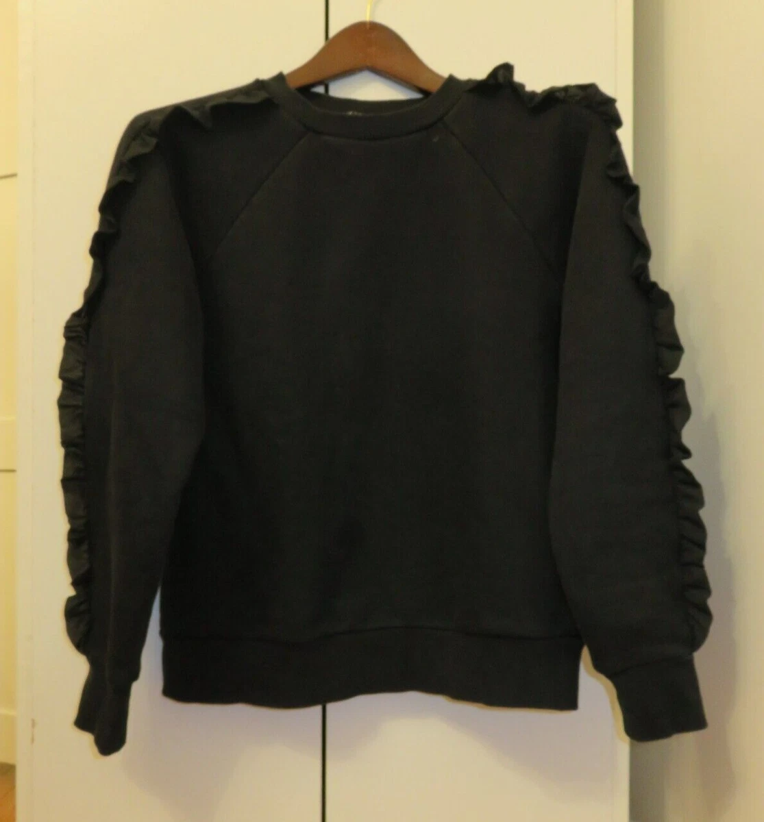 Sweatshirt with top ruffle sleeves