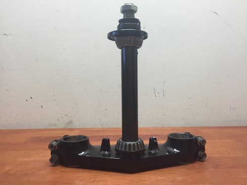 1992 Kawasaki ninja zx11 Zx1100 Lower Triple Tree (OEM) - Picture 2 of 9