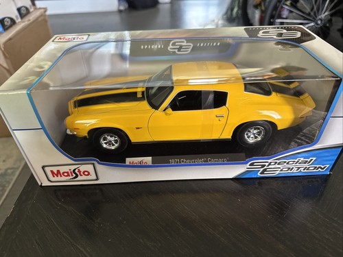 MAISTO 1:18 SCALE 1971 CAMARO Z-28 DIECAST, YELLOW. New Sealed. Bumblebee - Picture 2 of 6