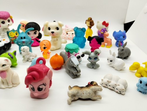 Lot of Small Pets And Animals From Various Playsets - Erasers - Hello Kitty  - Foto 5 di 7
