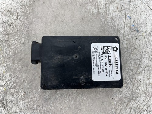 OEM | 2015 -- 2017 Chrylser 200 Blind Spot Module Sensor #68243133AA - Imagen 2 de 2