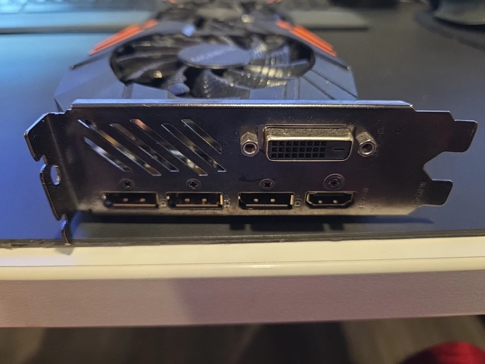 GIGABYTE GeForce GTX 1070 Ti Gaming 8G (GV-N107TGAMING-8GD) - Image 2 of 3