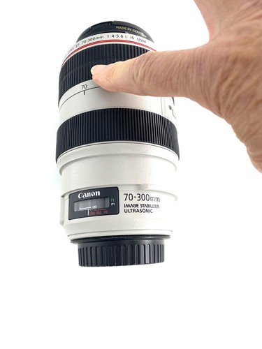 Canon, White 70-300mm F4-5.6 Lens, , With Caps And Extra UV Filter Lens - Picture 5 of 9