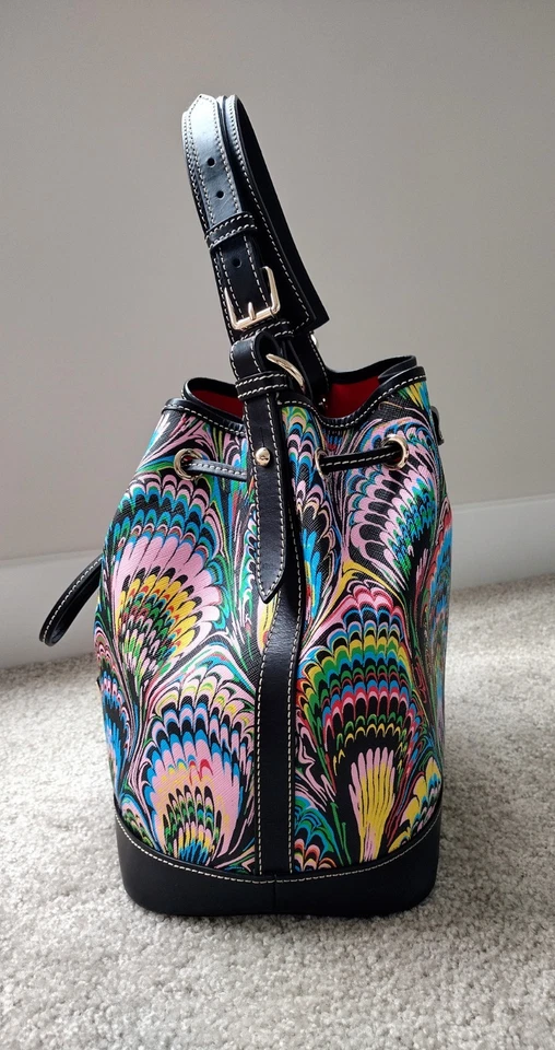 ❤️ DOONEY & BOURKE BOLSA BALDE CORDÃO PLUMAS GRANDES + CARTEIRA CONJUNTO DE PULSEIRA US$ 526 - Imagem 3 de 4