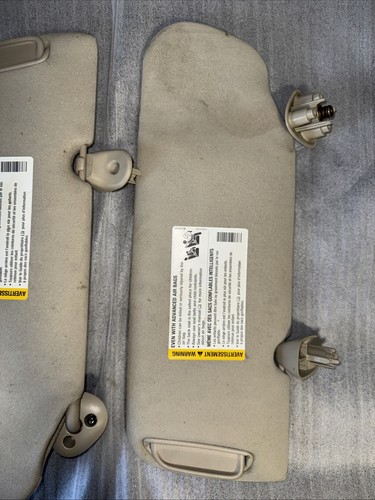 2002-2006 Chevy GMC Silverado Sierra LH & RH Pair Of Sun Visors OEM Tan / Creme - Picture 5 of 10