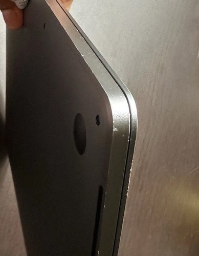 MacBook Pro 2019 13-inch 2.8GHz Intel Core I7 1TB 16GB Space Gray Laptop - Picture 8 of 12