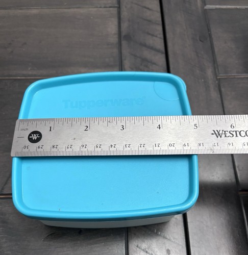 Tupperware Freeze It Square Freezer Container #311 with Aqua Lid #310 - Picture 6 of 7