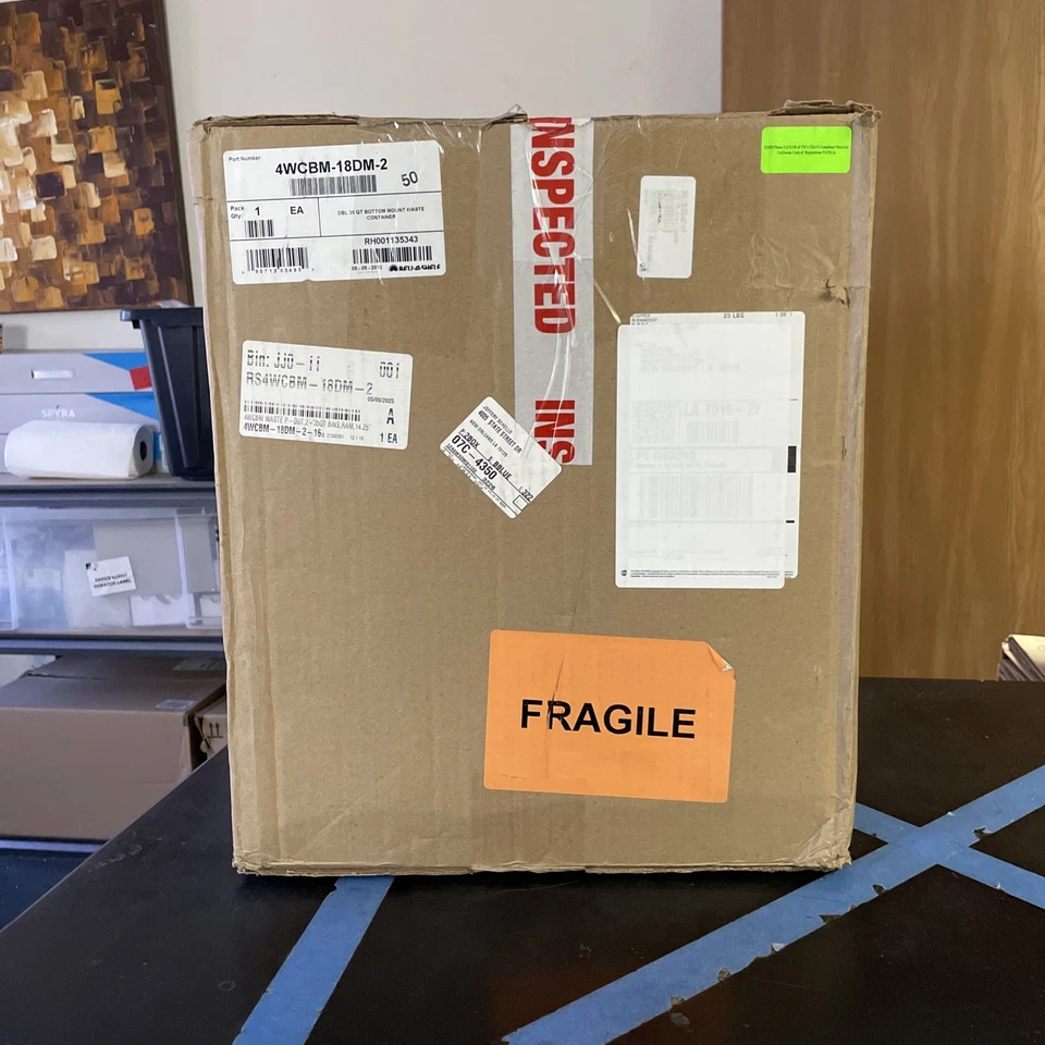 Contenedor de residuos extraíble de montaje inferior doble Rev-A-Shelf 4WCBM-18DM-2, gris Foto 2 de 4