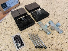 MERCEDES BENZ BRAKE PADS FRONT GENUINE W110 W111 W113 W107 W108 W109 W114 W115