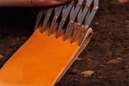 Stainless Steel Expanding Sewing Gauge Buttonhole Spacing Marking Crafting Tool - Picture 10 of 11