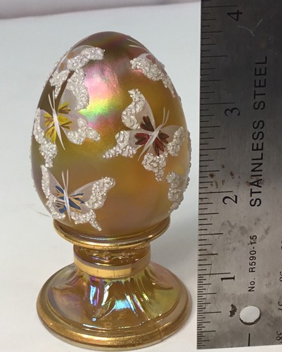 Fenton Irridescent Yellow Egg On Pedestal W/butterflies Signed And Numbered - Picture 6 of 6