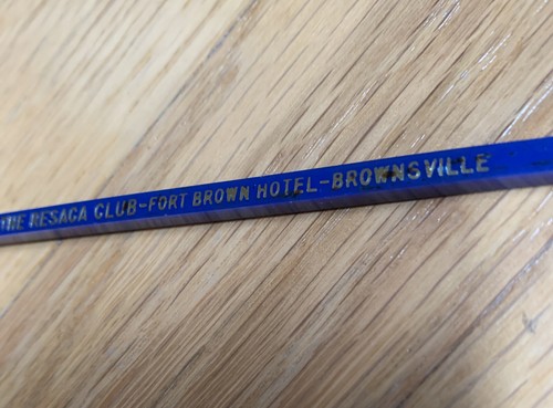 Vintage THE RESAGA CLUB - FORT BROWN HOTEL - SWIZZLE STICK Brownsville - Picture 3 of 3