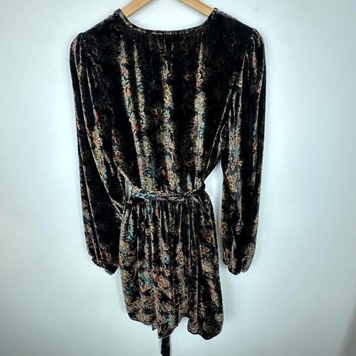 Slate & Willow Velvet Long sleeve Wrap Dark Floral Mini Dress SIZE M - Picture 7 of 8