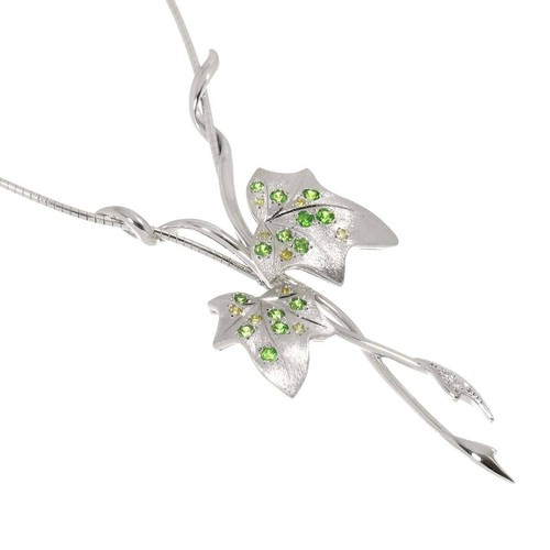 Mikimoto Granat 0,63ct Diamant 0,15ct Collier 18K WG 750 90271052 - Bild 3 von 7