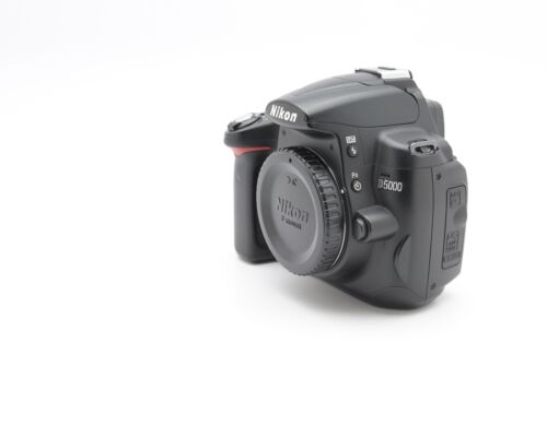 Nikon D5000 12.3 MP Digital Camera Body DX 11416 Shutter Actuations (#17134) - Picture 2 of 13