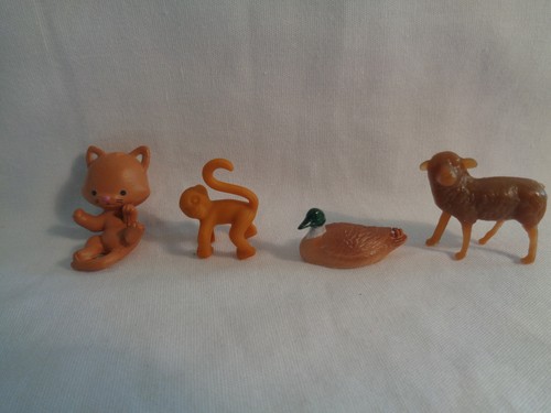 Lote mixto de 4 figuras de animales para casa de muñecas en miniatura - Imagen 1 de 4