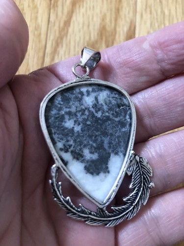 White Buffalo Turquoise Black White Leaf Motif Arrow 2” Pendant - Picture 5 of 5