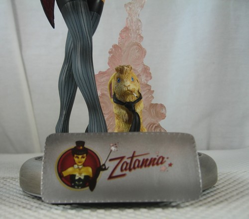 Bombshells Zatanna Statue 484/5200 DC Collectibles Ant Lucia BRAND NEW - Picture 10 of 11