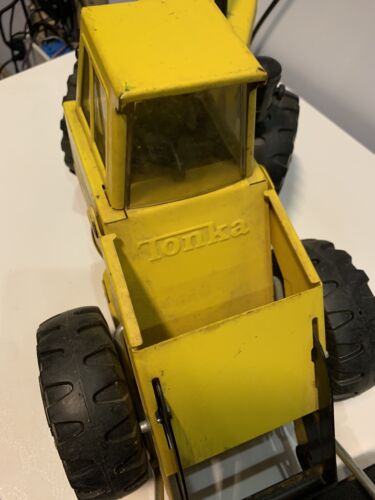 Cargador frontal vintage Tonka Mighty diésel, tractor XMB-975, metal de la era de 1980’s - Imagen 3 de 6