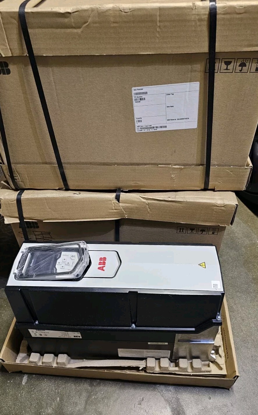ABB ACS880 - 01 - 027A AC NEW