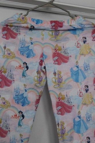Girl sz10 comfy Disney Princesses 2pc pajamas Long Sleeve - Picture 6 of 7